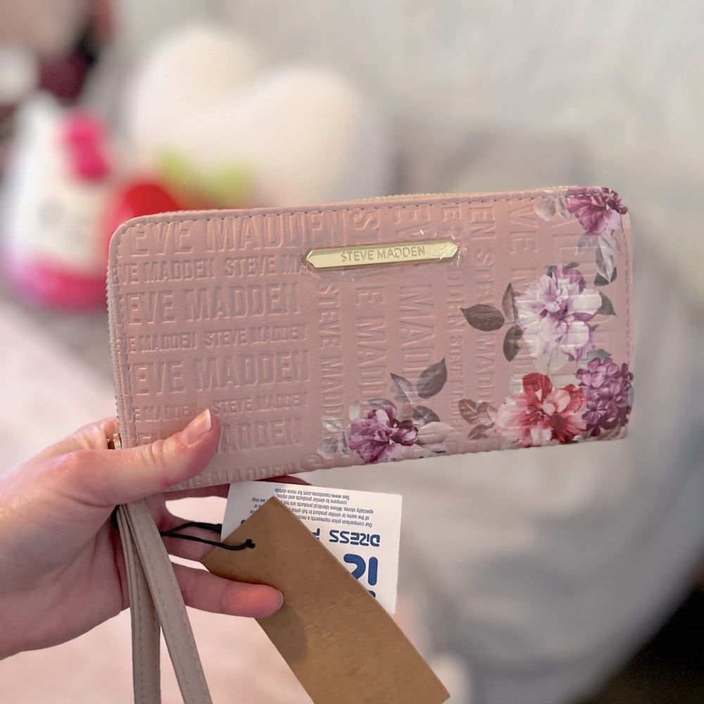 Steve Madden pink floral wallet NWT